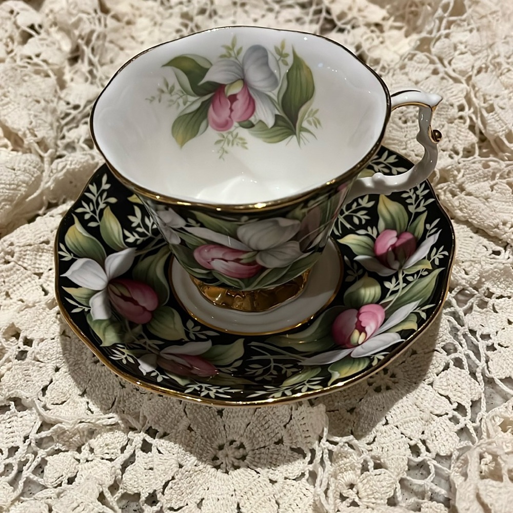 Royal Albert Provincial Flowers cup and saucer set “Lady’s Slipper”